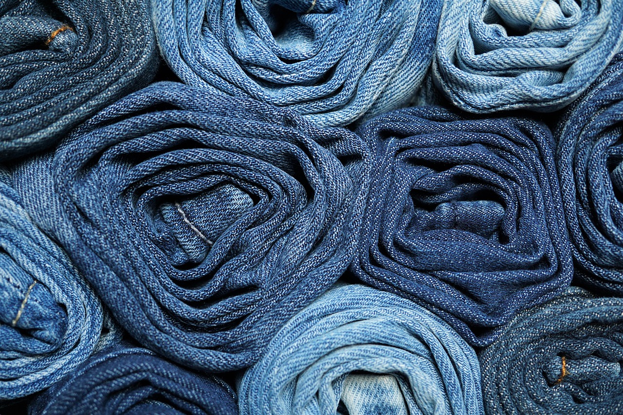 Denim ou jean ? Le fameux vêtement est-il venu de France ou d'Italie ?
